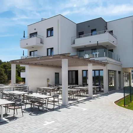 Apartament Flora Premantura