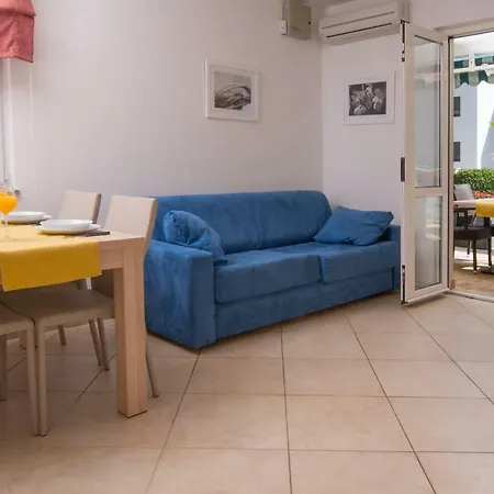 Apartment Flora Premantura