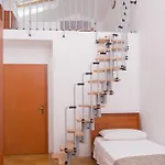 Flora Appartement Premantura